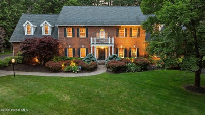/international/us/428-ridgehill-road-guilderland-ny-110100307457/