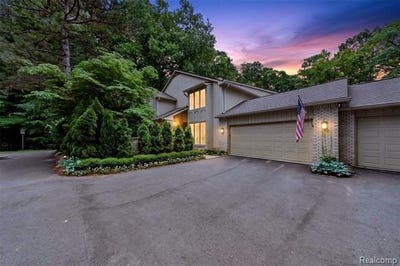 /international/us/1262-woodcrest-circle-bloomfield-hills-mi-110109121998/