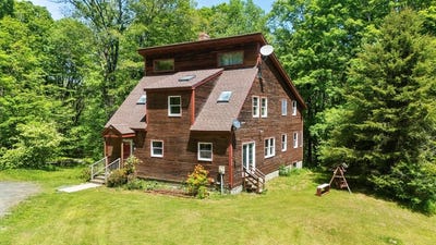 /international/us/6-upper-liberty-st-plainfield-ma-110108609832/