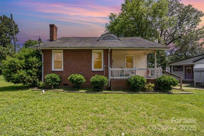 /international/us/404-e-1st-street-cherryville-nc-110100122263/