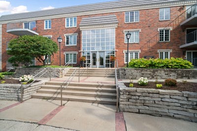 /international/us/13335-watertown-plank-rd-elm-grove-wi-110109824072/