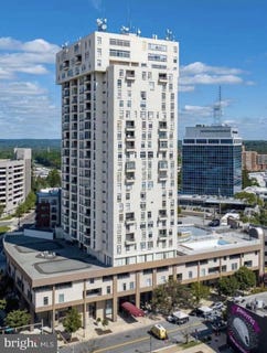 /international/us/28-allegheny-avenue-towson-md-110107655974/