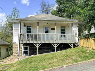 /international/us/129-thorn-street-clarksburg-wv-110107725721/