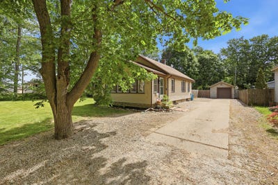 /international/us/1021-west-street-three-rivers-mi-110108279220/