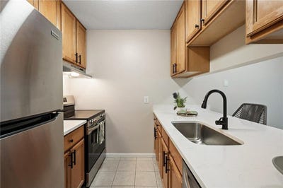 /international/us/12812-nicollet-avenue-burnsville-mn-110100394051/