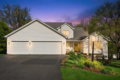 /international/us/11497-ridgecrest-drive-roscoe-il-110107781071/