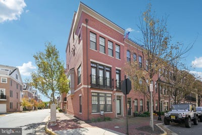 /international/us/265-crescent-station-terrace-se-leesburg-va-110120408175/