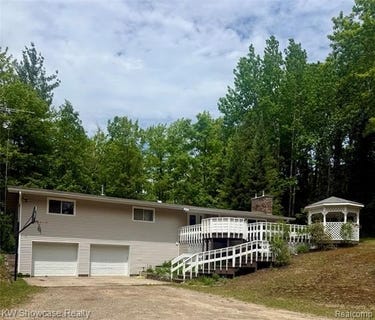 /international/us/1951-kneeland-road-comins-twp-mi-110106093139/