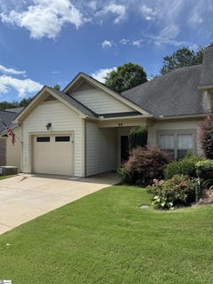 /international/us/20-shady-hollow-lane-greer-sc-110108960128/