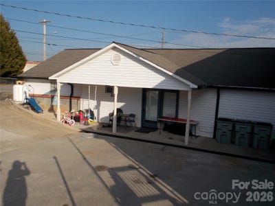 /international/us/1317-1319-main-street-nw-lenoir-nc-110103707767/