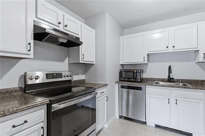 /international/us/200-manville-hill-road-cumberland-ri-110108281509/