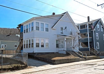 /international/us/520-champlain-street-berlin-nh-110108168402/