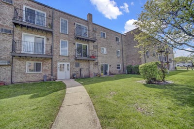 /international/us/167-w-elk-trail-carol-stream-il-110109255796/