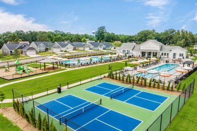 /international/us/70-white-sands-boulevard-ruckersville-va-110096177385/