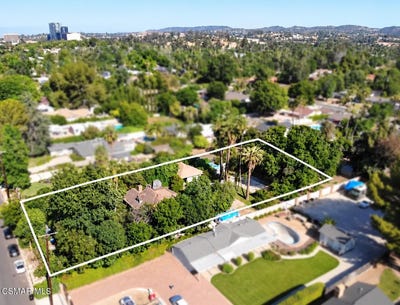 /international/us/22722-erwin-street-woodland-hills-ca-110120062428/