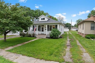 /international/us/418-e-adams-street-o-fallon-il-110108383272/