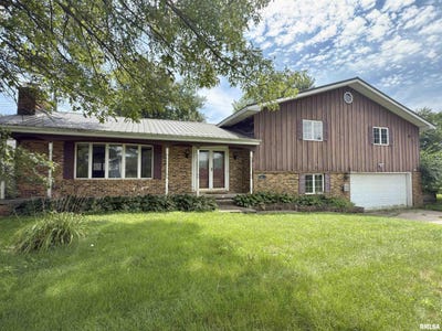 /international/us/413-hillcrest-drive-washburn-il-110101152230/