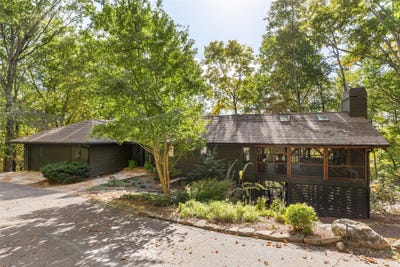 /international/us/654-sky-lake-drive-lot-25-highlands-nc-110120636572/