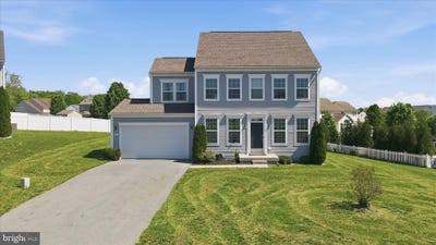 /international/us/1035-calvert-circle-bunker-hill-wv-110108416200/
