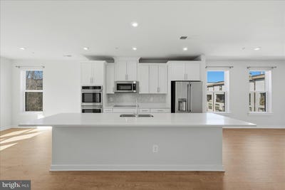 /international/us/12118-loblolly-drive-fairfax-va-110106353980/