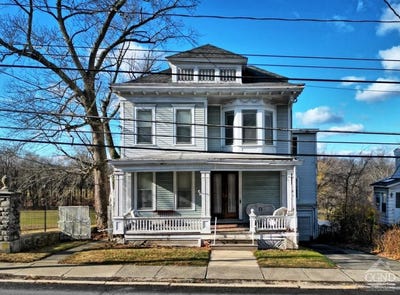 /international/us/49-51-worth-avenue-hudson-ny-110102899509/