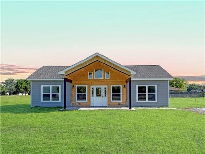 /international/us/906-park-street-cherryvale-ks-110098243833/