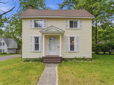 /international/us/328-s-3rd-brighton-mi-110108480498/