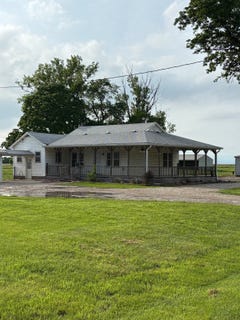 /international/us/304-n-junction-st-piqua-ks-110107656768/