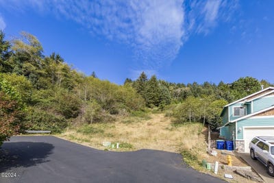 /international/us/8900-ne-harbor-view-place-depoe-bay-or-110106094447/