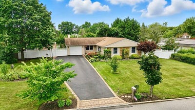 /international/us/24-strathmore-village-drive-south-setauket-ny-110100971622/?lang=en