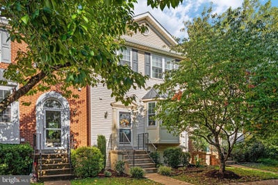 /international/us/13834-rampant-lion-court-centreville-va-110120416705/