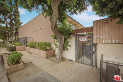 /international/us/15540-sherman-way-van-nuys-ca-110105712338/