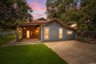 /international/us/606-e-austin-st-luling-tx-110109208471/