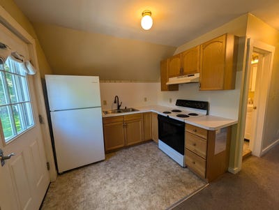 /international/us/73-highland-street-plymouth-nh-110106803501/