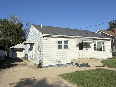 /international/us/1119-sanger-street-ottawa-il-110120454540/