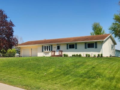 /international/us/2267-eagle-drive-freeport-il-110107777891/