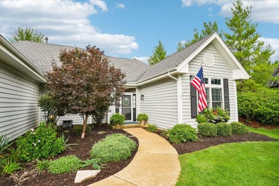 /international/us/1560-avenue-of-champions-lake-geneva-wi-110110011660/