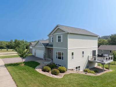 /international/us/1225-springbrook-drive-baraboo-wi-110101362240/