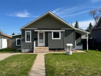/international/us/817-8th-st-ne-devils-lake-nd-110107984054/