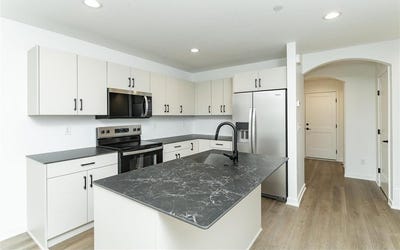 /international/us/1073-century-village-lane-ne-rochester-mn-110103121193/