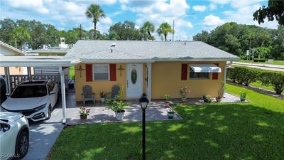 /international/us/2201-orchid-road-lehigh-acres-fl-110100975484/