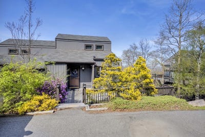 /international/us/277-overlook-way-tannersville-pa-110099127061/