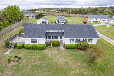 /international/us/144-dixon-drive-newport-nc-110097934175/
