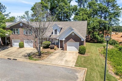 /international/us/2428-e-university-drive-auburn-al-110108144189/