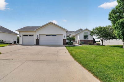 /international/us/108-eagle-ridge-drive-waverly-ia-110108657639/