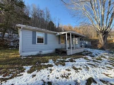 /international/us/611-swell-mountain-rd-sandstone-wv-110103483643/
