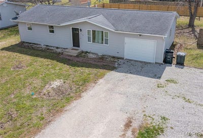 /international/us/710-field-street-altamont-il-110104587349/