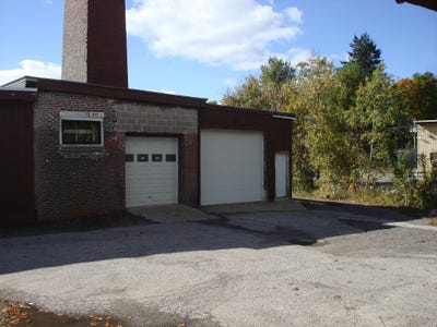 /international/us/516-mammoth-road-londonderry-nh-110099904366/