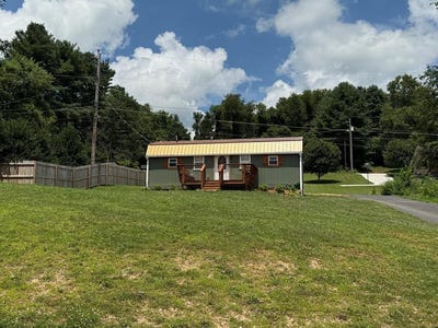 /international/us/151-rolling-hills-dr-marion-va-110101096138/