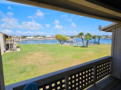 /international/us/2509-bayhouse-rockport-tx-110097569975/